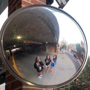 Meet your Posher, Valentina